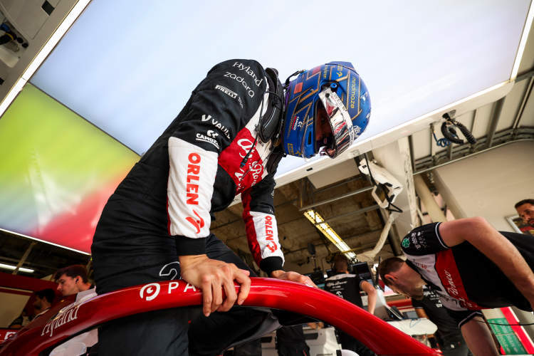 梅赛德斯翻盘红牛二队,周冠宇惊艳四座 梅赛德斯翻盘红牛二队,周冠宇惊艳四座